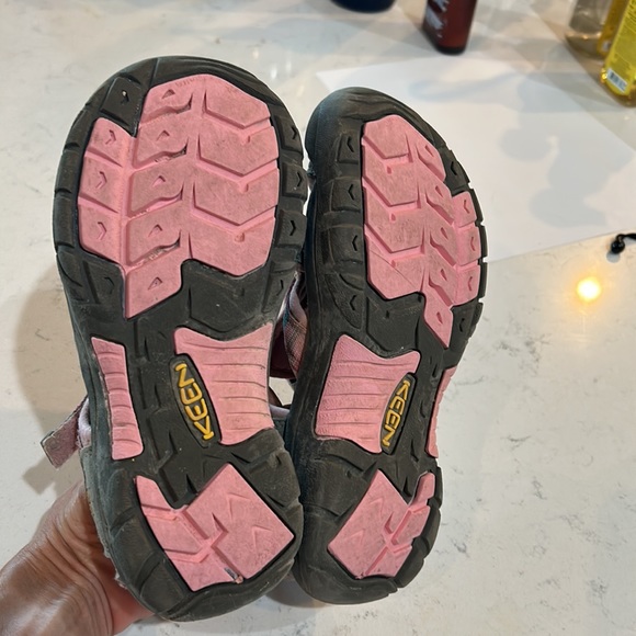 Size 2 Keens - Picture 5 of 5